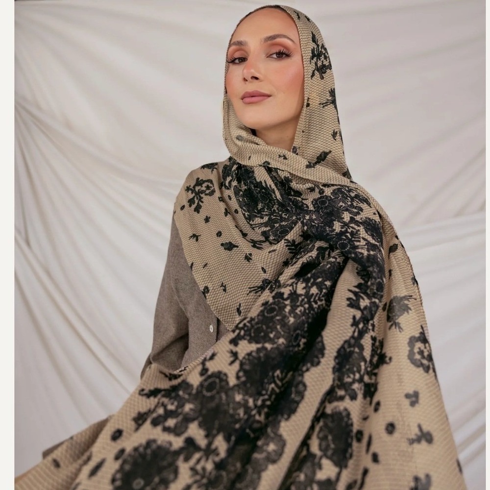 Vela Chantilly Lace Mini Modal Hijab NWT Vintage Lace Scarf Neutral